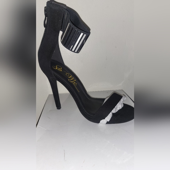 BNWT Fashion Nova Faux Suede Heels sz 8 - Picture 5 of 5